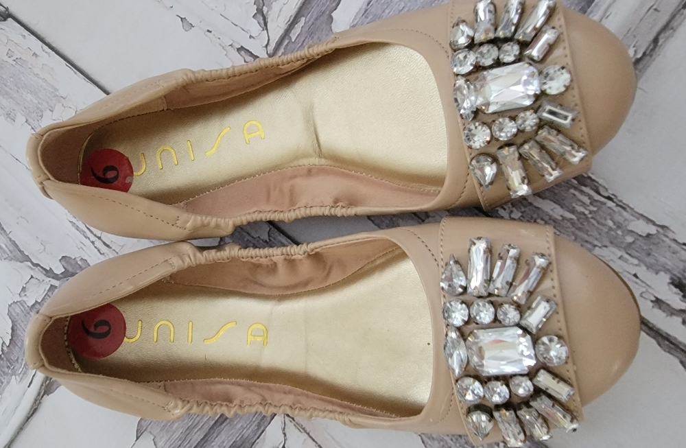 Tan Flats